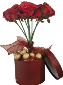 Dozen Luxury Large headed Red Roses with Ferrero Rocher